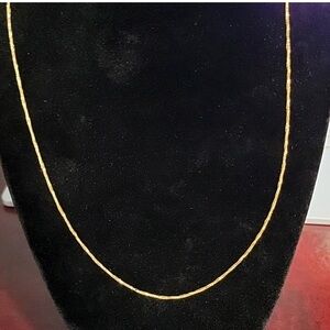 2.79g, 10k gold chain 19.75” twisted wheat style